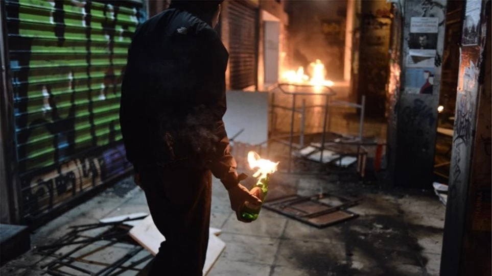 Πολυτεχνείο: Παλιοί «γνώριμοι» των Αρχών πολλοί από τους 19 συλληφθέντες στα Εξάρχεια